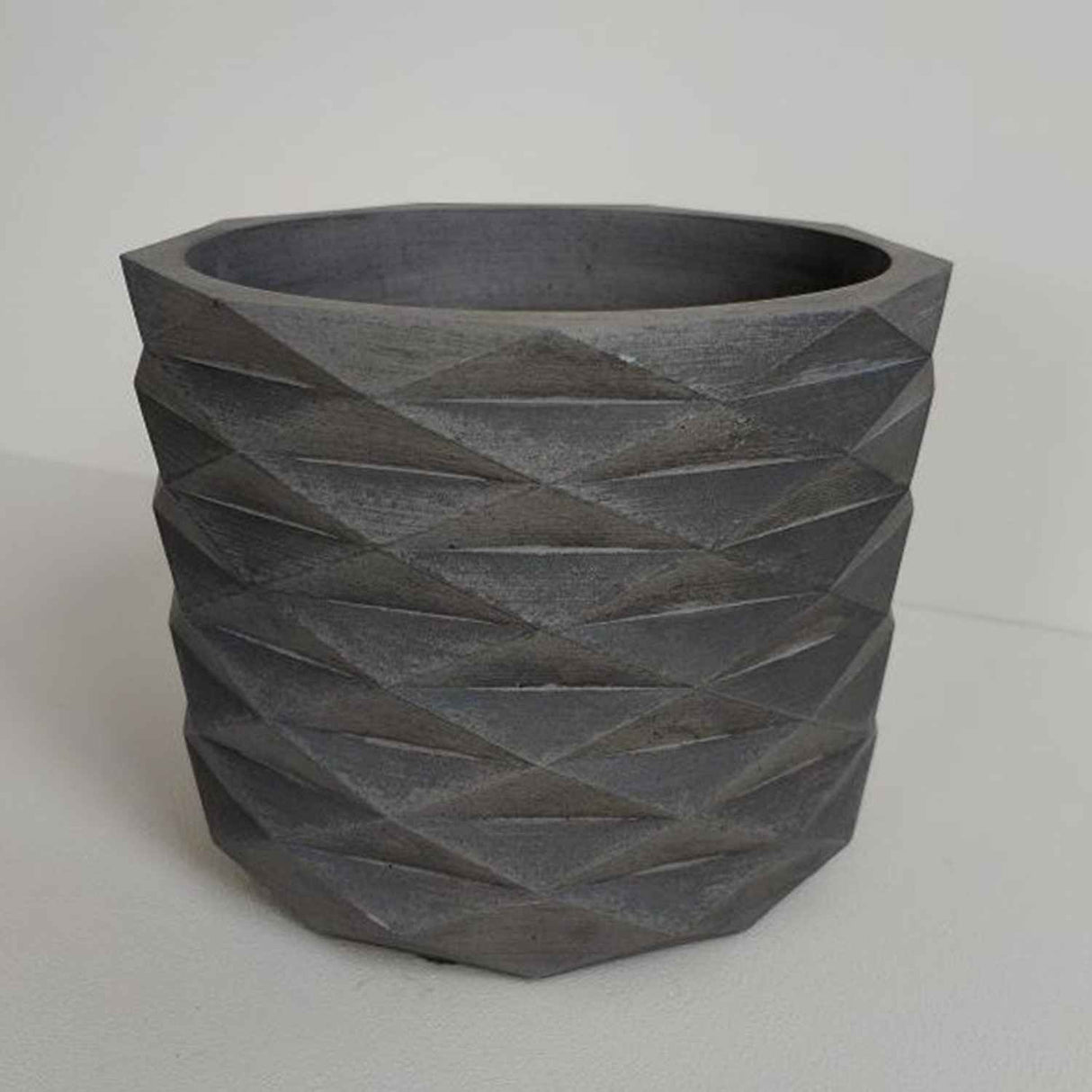 Matera de mesa Carlota Petty Gris Oscuro 15x12.5cm de Cemento Circular de 2.2 Litros - Jardineria | Bylmo