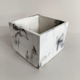 Matera de mesa Eloisa Mármol Negro 15x15cm de Cemento Cuadrado de 3.4 Litros - Jardineria | Bylmo