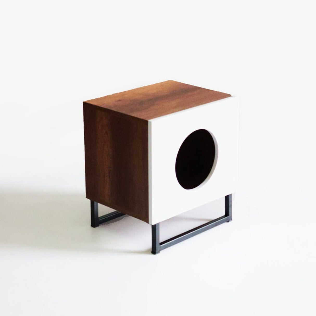 Mesa de Noche Catscape 40 cm Caramelo Y Blanco con Espacio para Gatos - Muebles para Mascotas | Bylmo